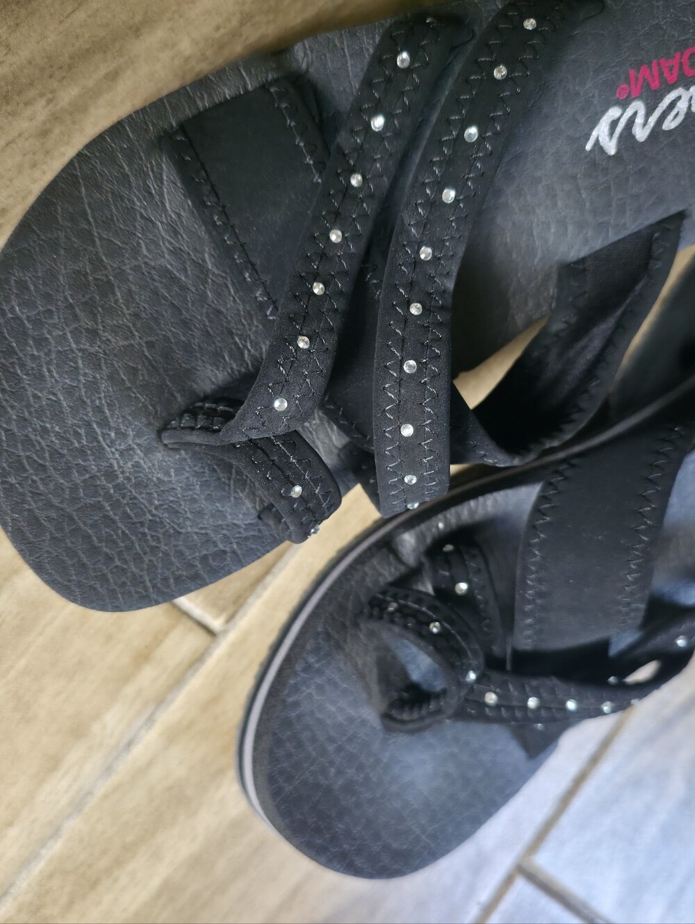 Skechers Yoga Foam Toe Ring Wedge Sandals Black Rhinestone Comfort Y2K Size 8 - Picture 11 of 15